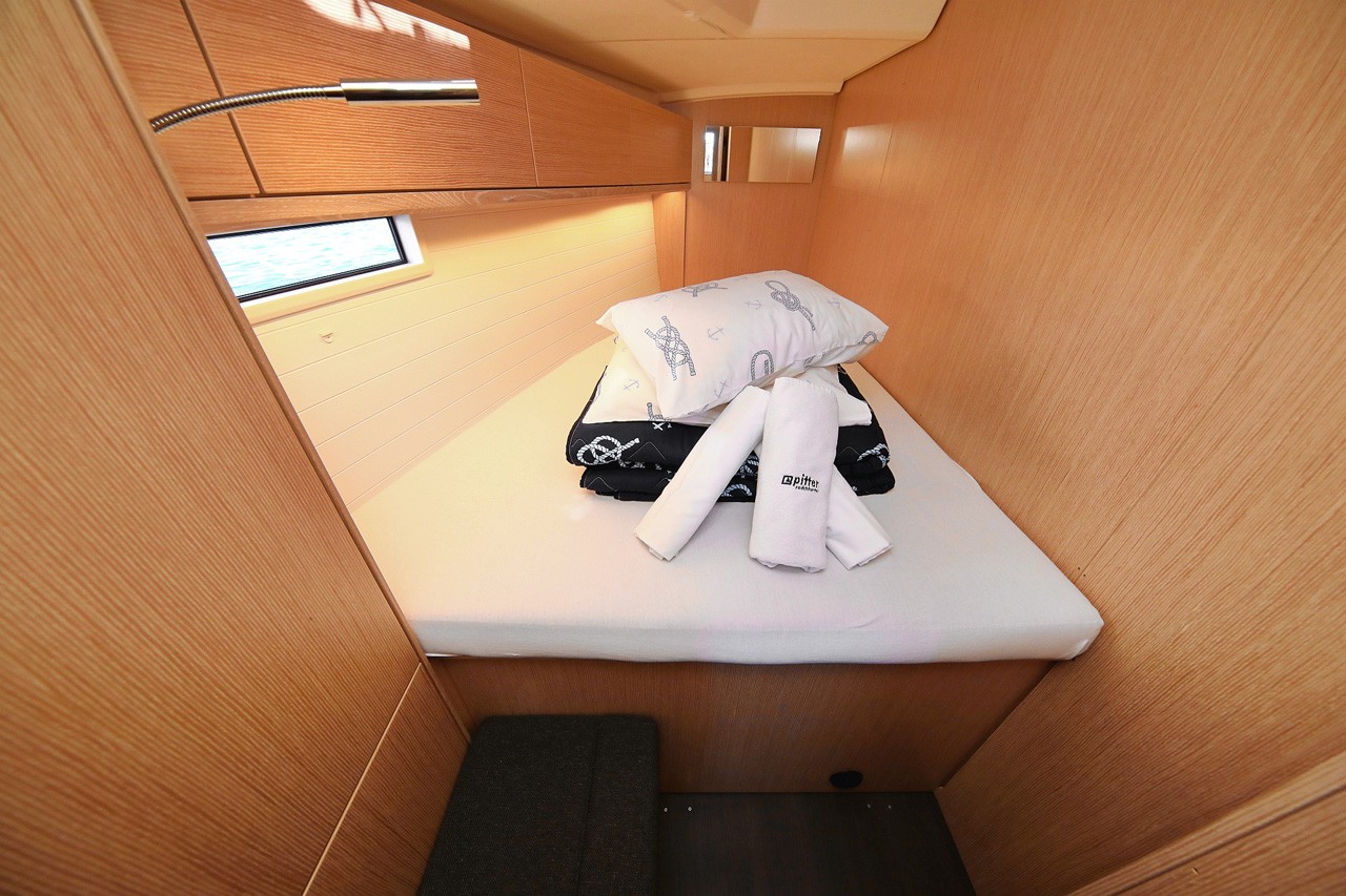 Bavaria Cruiser 46, Saphir | Yacht Charter Croatia
