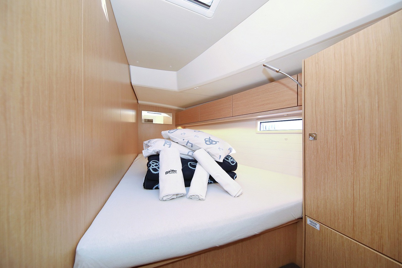 Bavaria Cruiser 46, Saphir | Yacht Charter Croatia