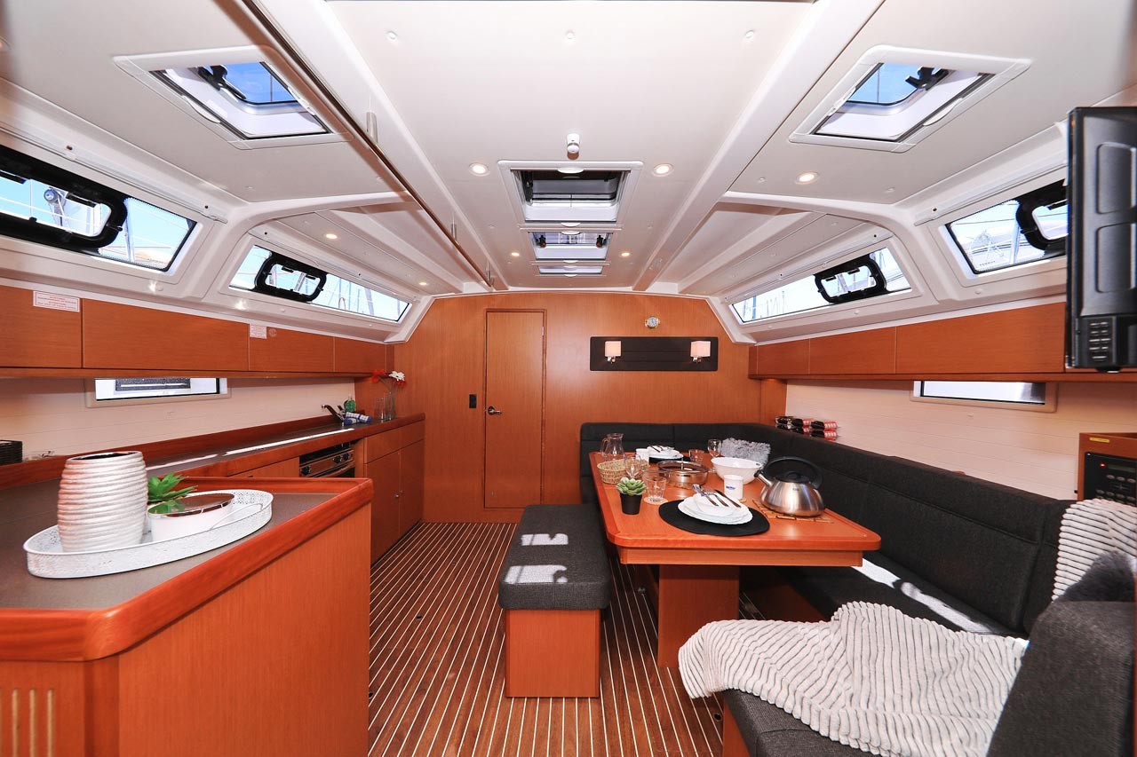 Bavaria Cruiser 46, Evodia 1 | Yacht Charter Croatia