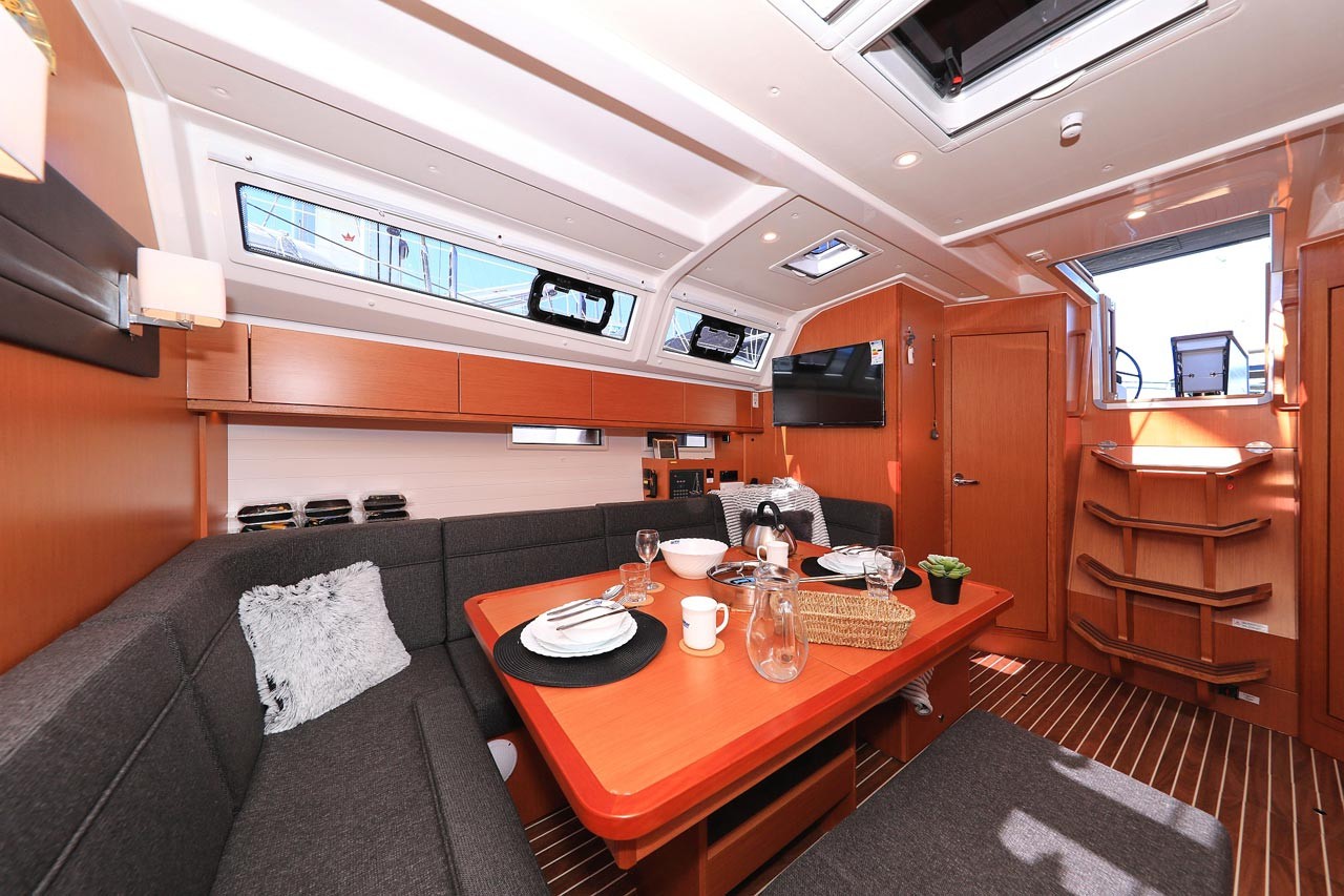 Bavaria Cruiser 46, Evodia 1 | Yacht Charter Croatia