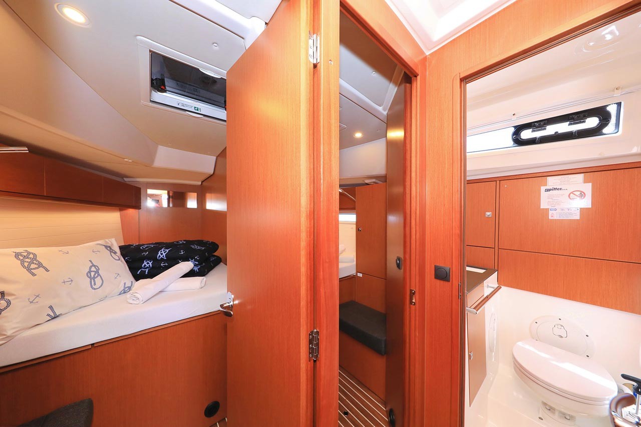 Bavaria Cruiser 46, Evodia 1 | Yacht Charter Croatia
