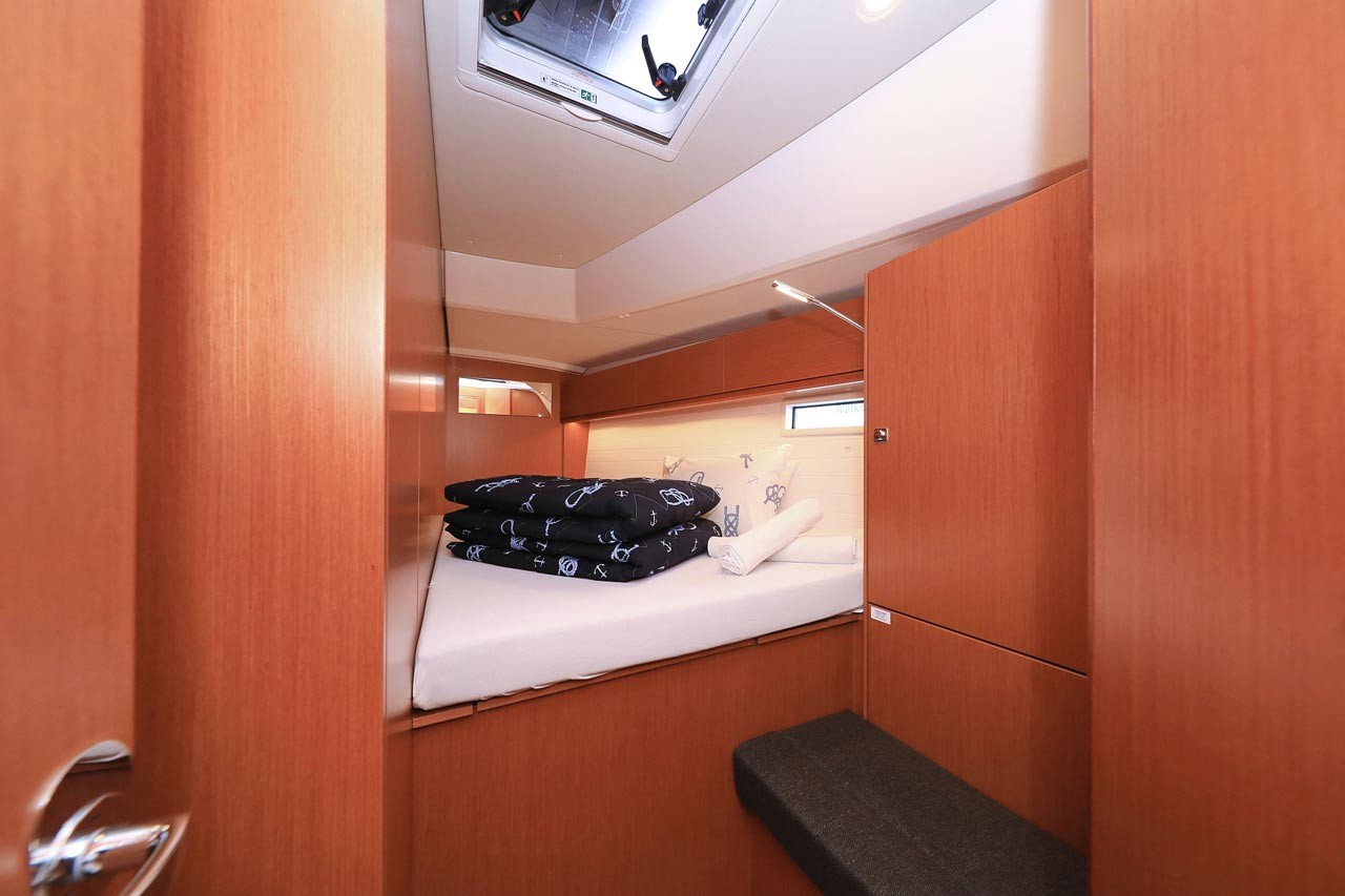Bavaria Cruiser 46, Evodia 1 | Yacht Charter Croatia