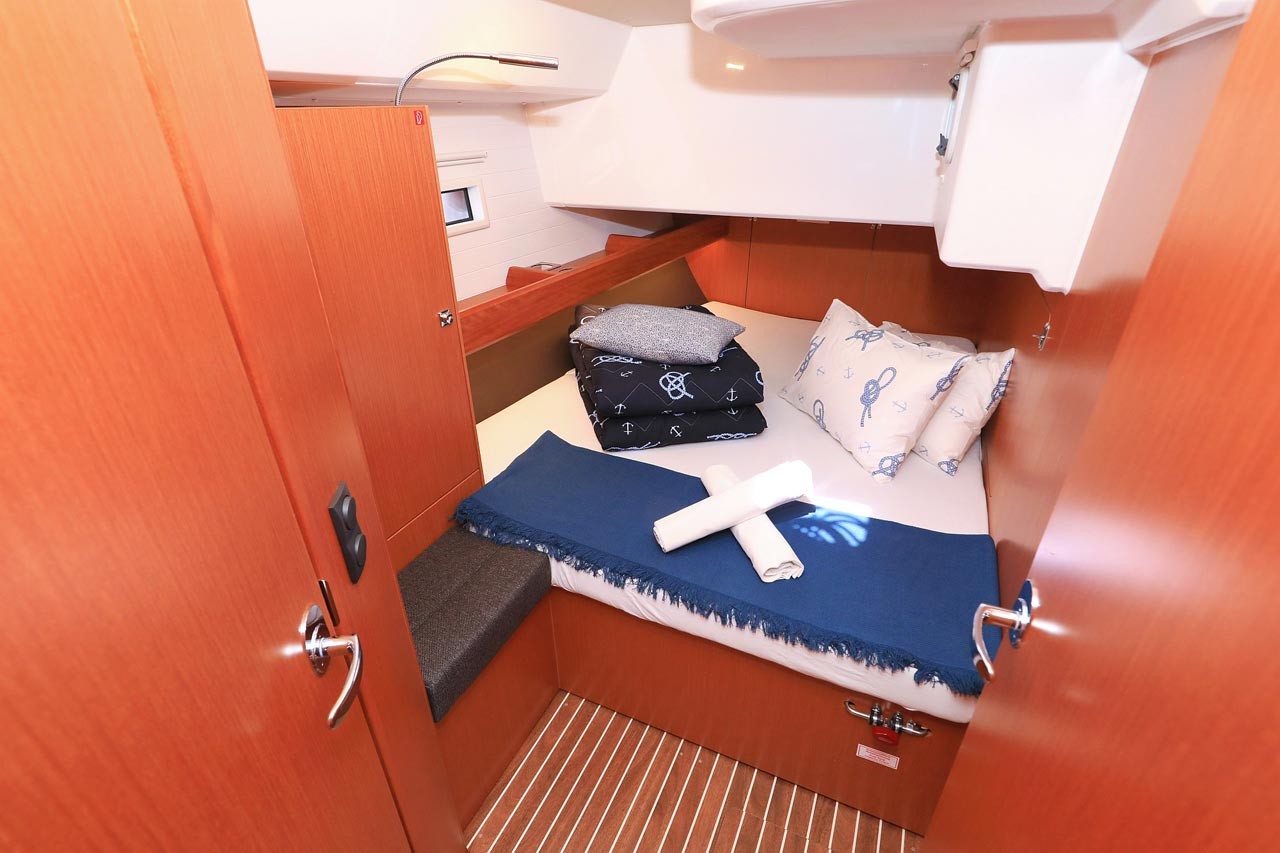 Bavaria Cruiser 46, Evodia 1 | Yacht Charter Croatia