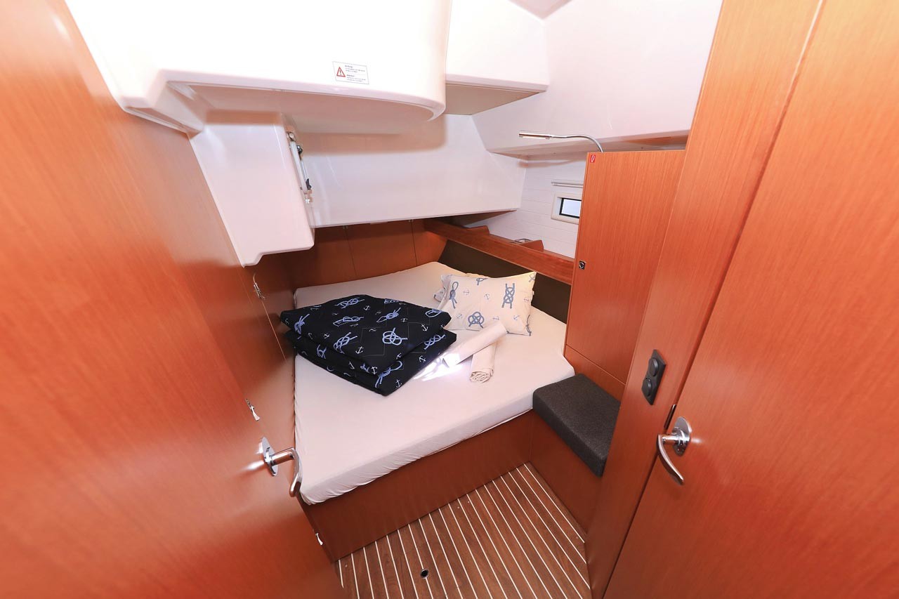 Bavaria Cruiser 46, Evodia 1 | Yacht Charter Croatia