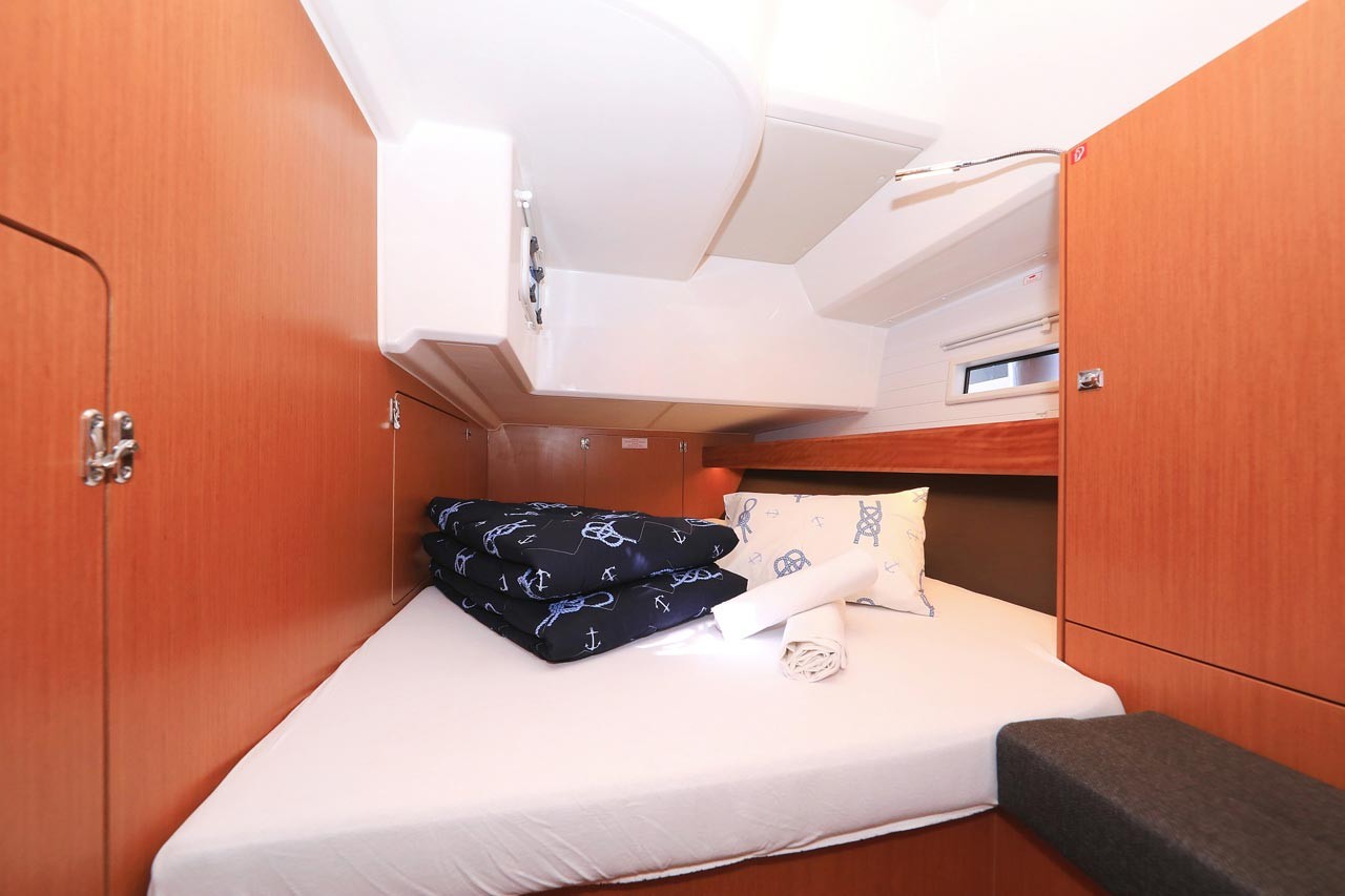 Bavaria Cruiser 46, Evodia 1 | Yacht Charter Croatia