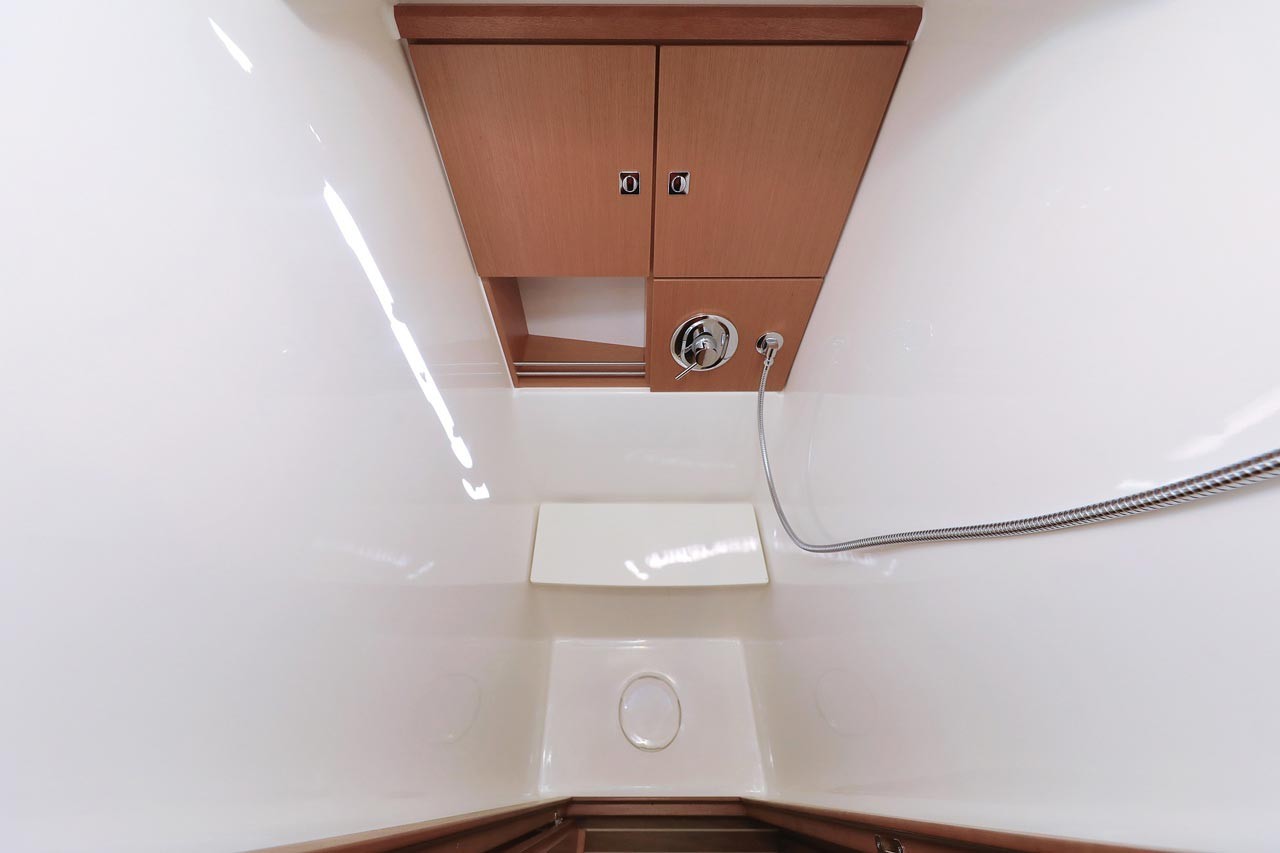 Bavaria Cruiser 46, Evodia 1 | Yacht Charter Croatia