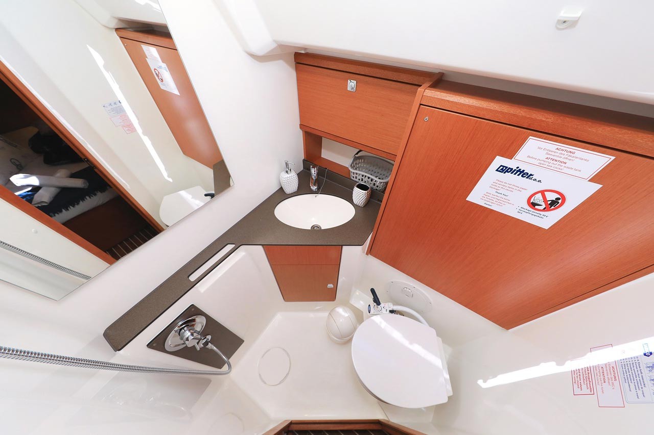 Bavaria Cruiser 46, Evodia 1 | Yacht Charter Croatia