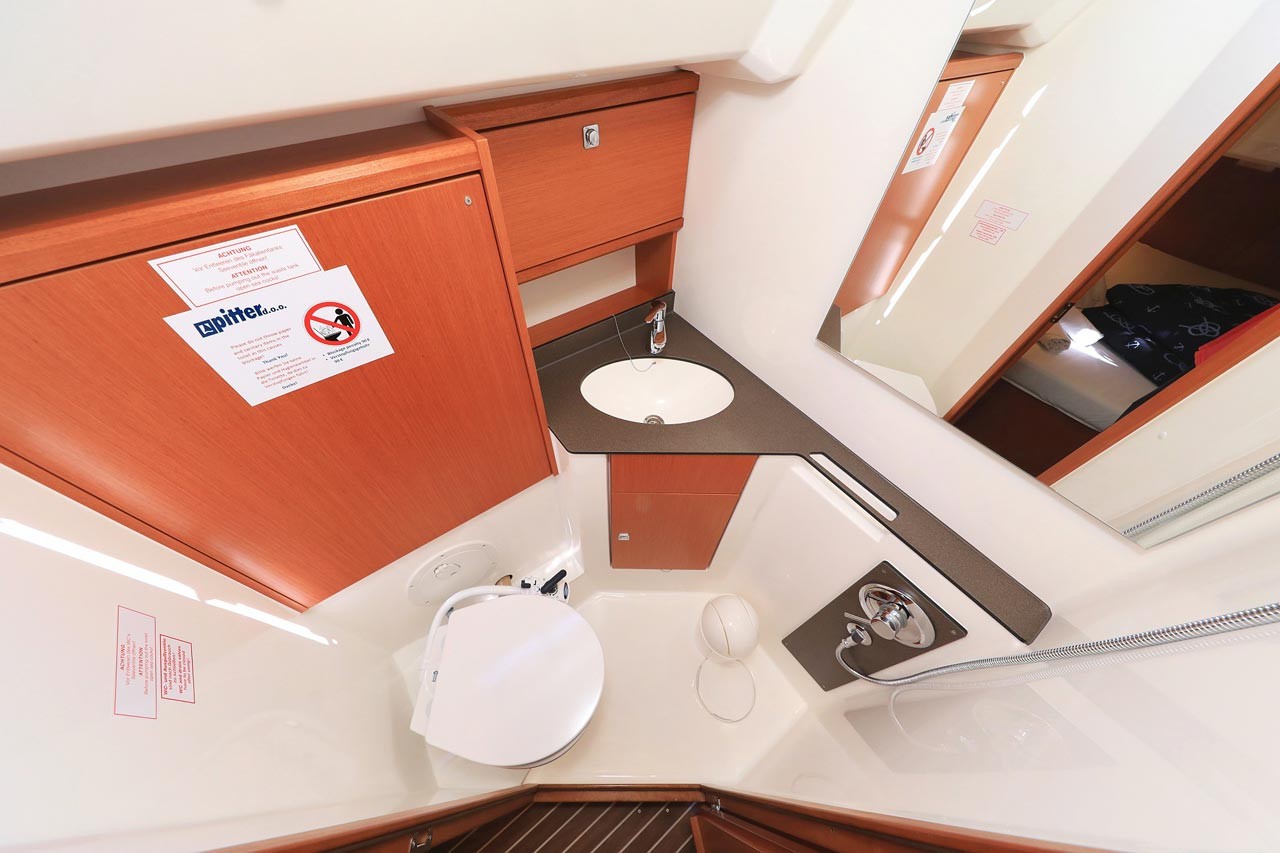 Bavaria Cruiser 46, Evodia 1 | Yacht Charter Croatia