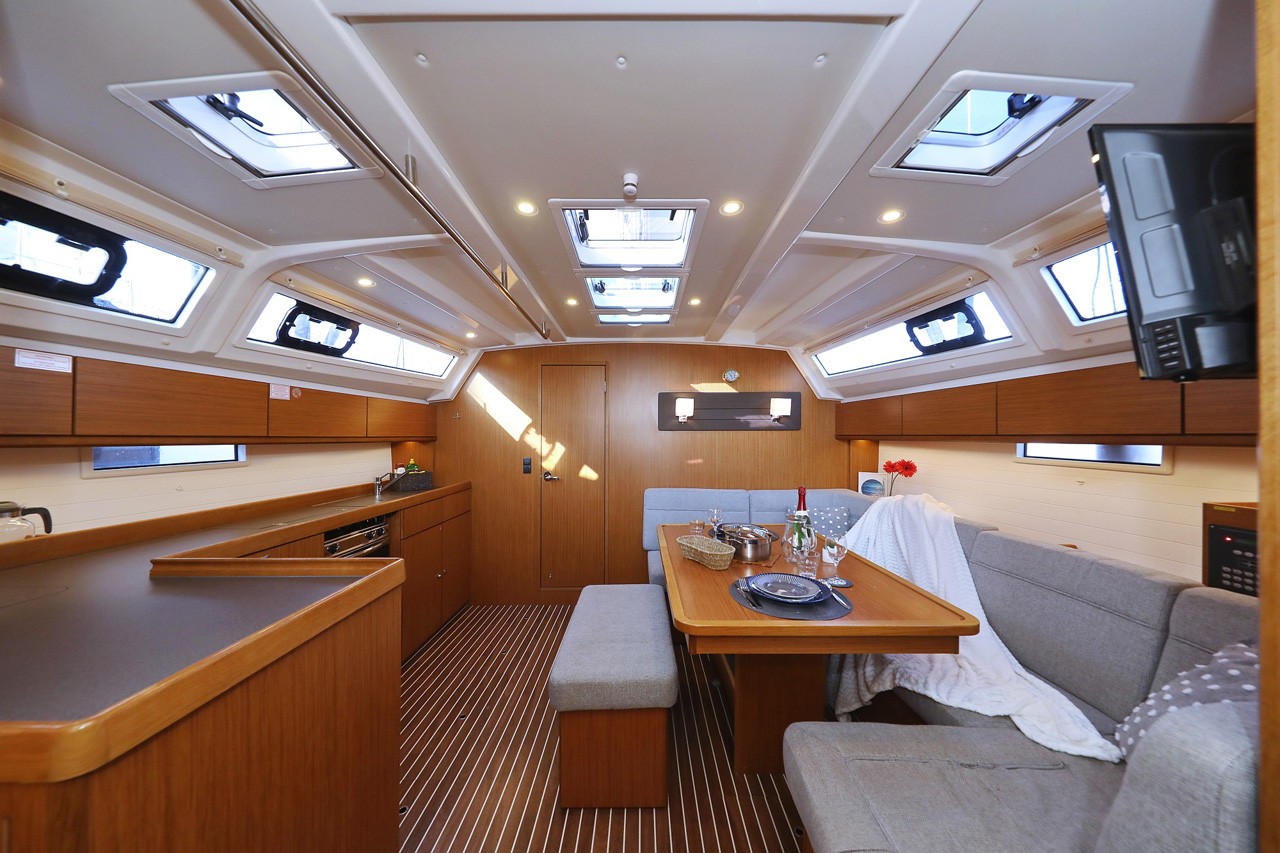 Bavaria Cruiser 46, Rocky I | Yacht Charter Croatia