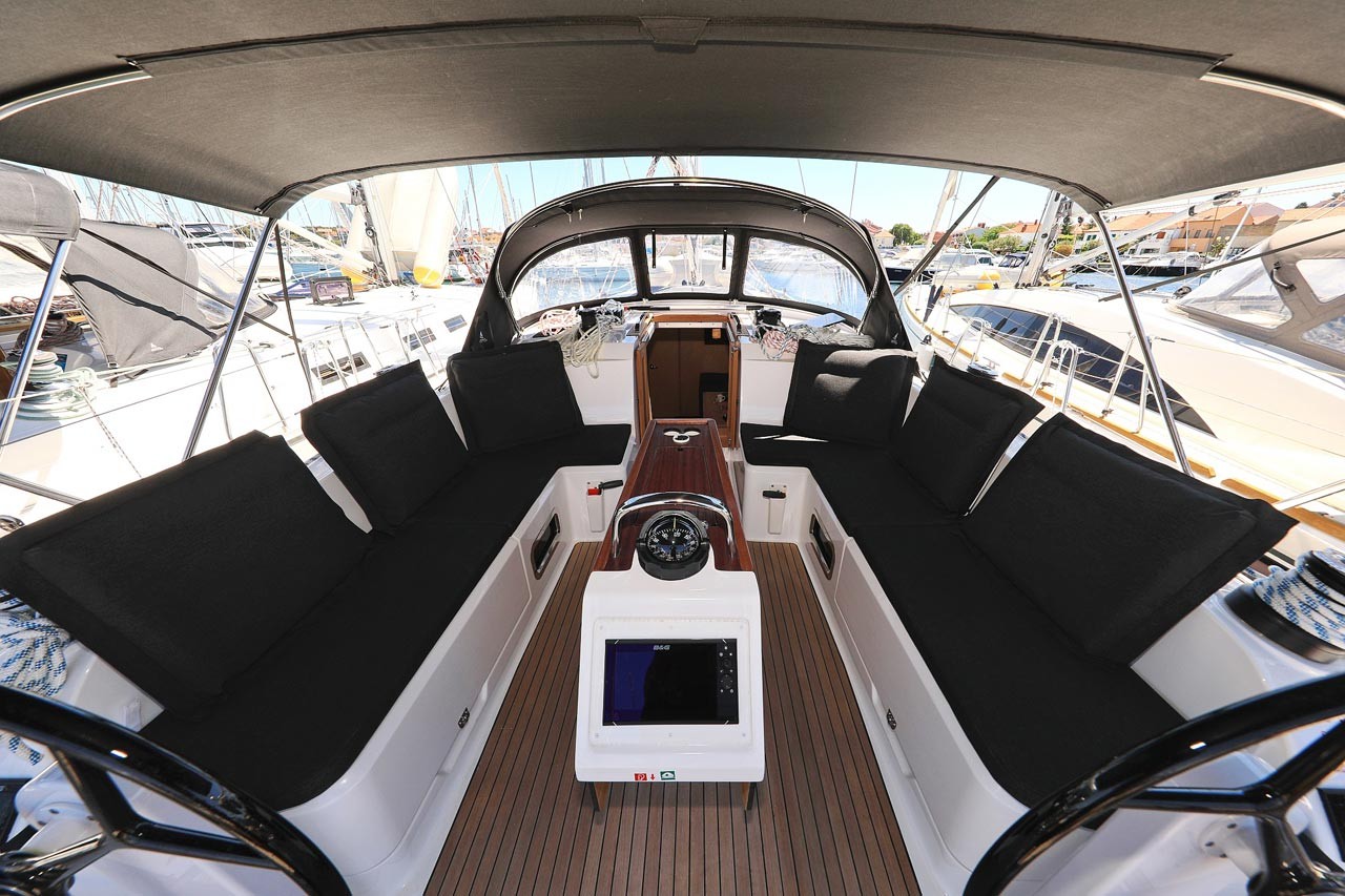 Bavaria Cruiser 46, Cara | Yacht Charter Croatia