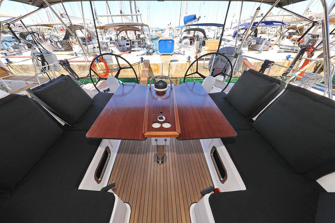 Bavaria Cruiser 46, Cara | Yacht Charter Croatia