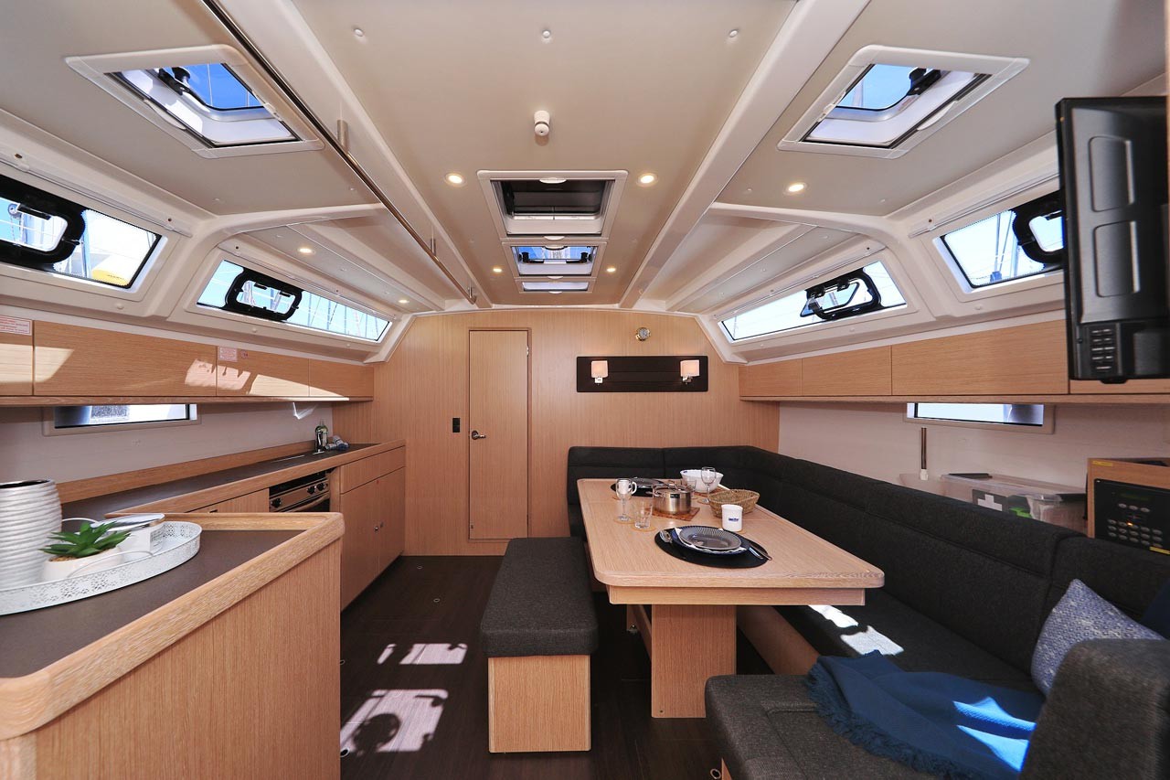 Bavaria Cruiser 46, Cara | Yacht Charter Croatia