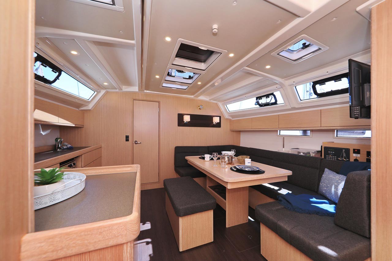 Bavaria Cruiser 46, Cara | Yacht Charter Croatia
