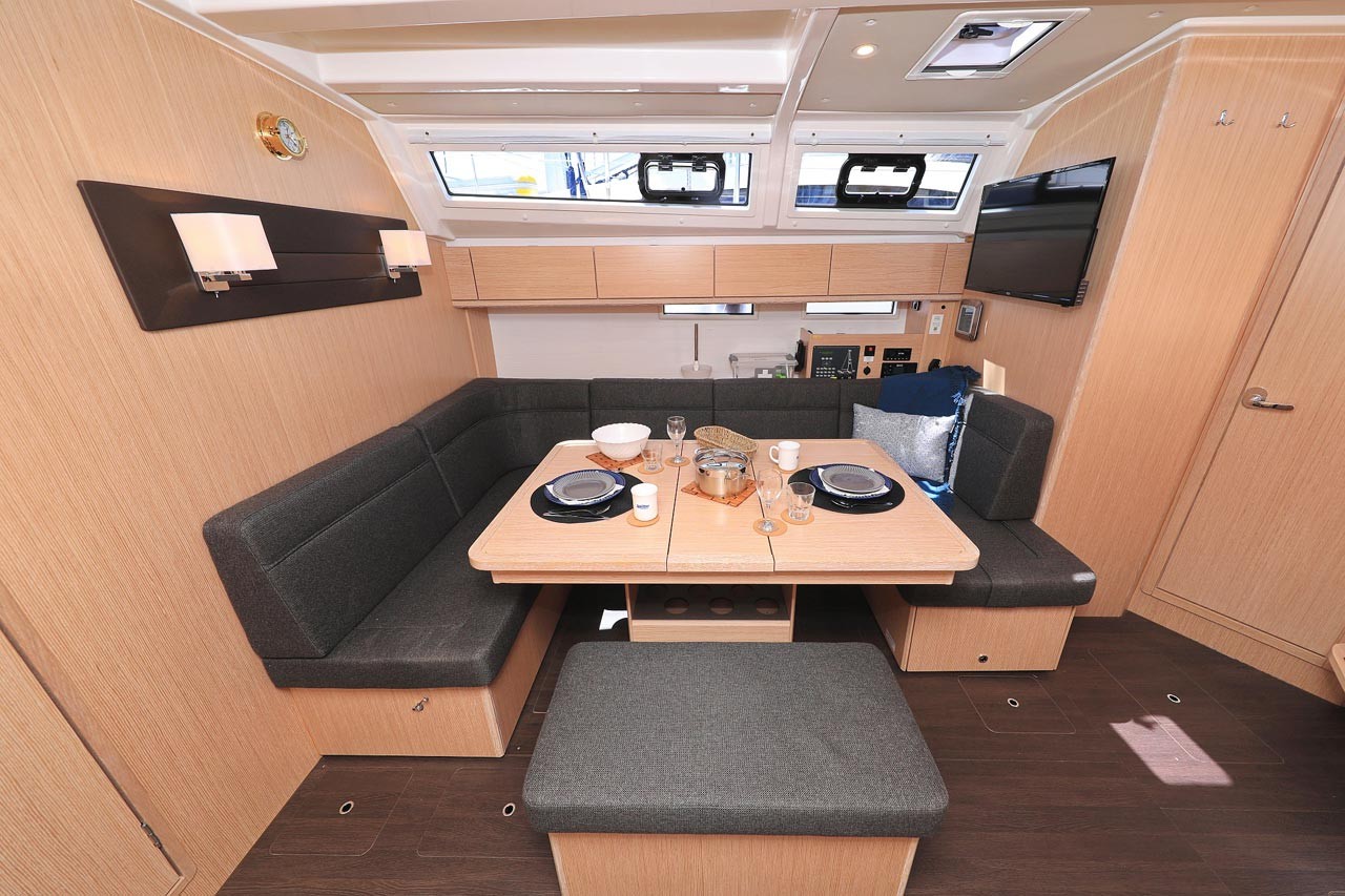 Bavaria Cruiser 46, Cara | Yacht Charter Croatia