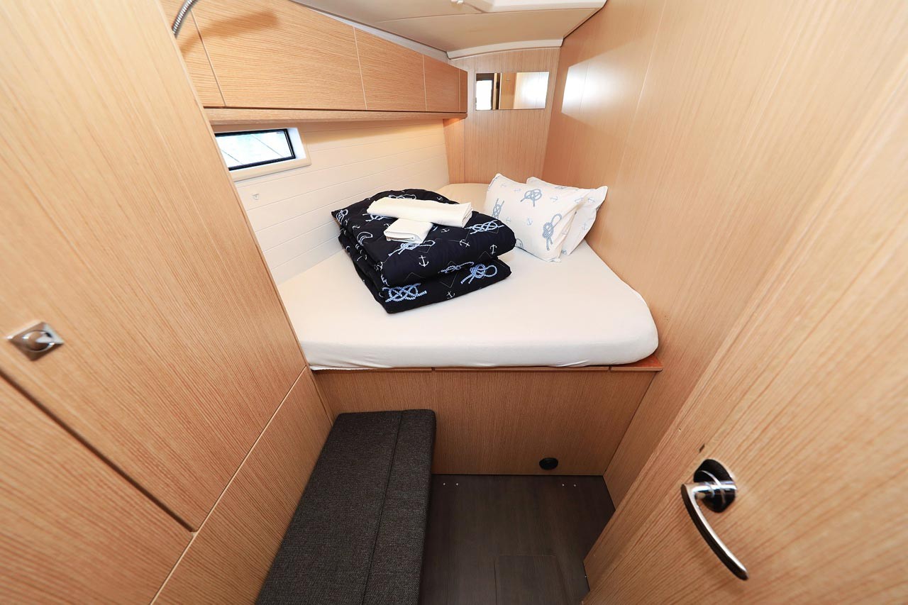 Bavaria Cruiser 46, Cara | Yacht Charter Croatia