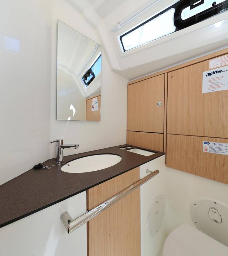 Bavaria Cruiser 46, Cara | Yacht Charter Croatia