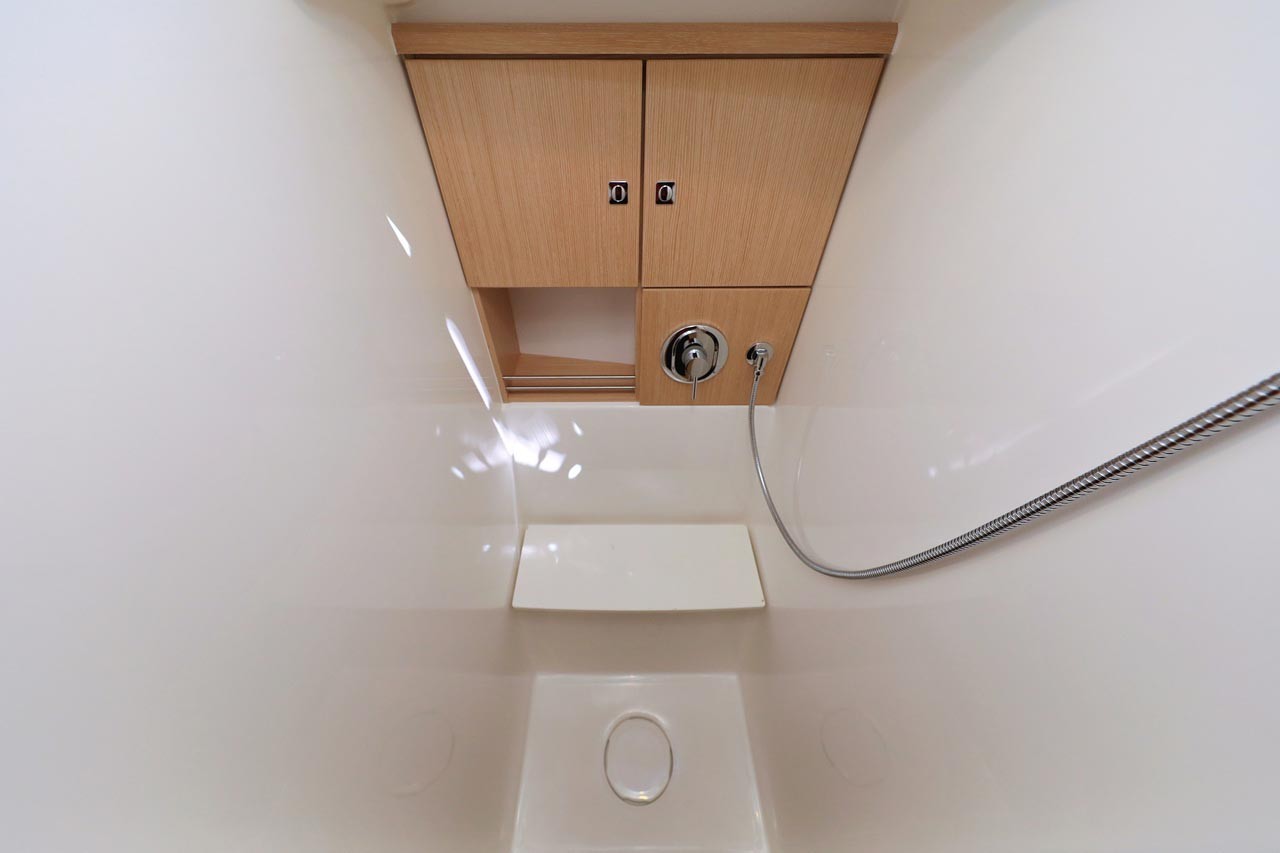 Bavaria Cruiser 46, Cara | Yacht Charter Croatia