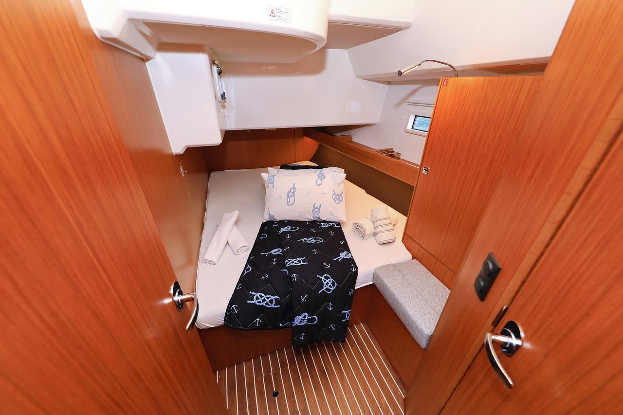 Bavaria Cruiser 46, Enigma | Yacht Charter Croatia