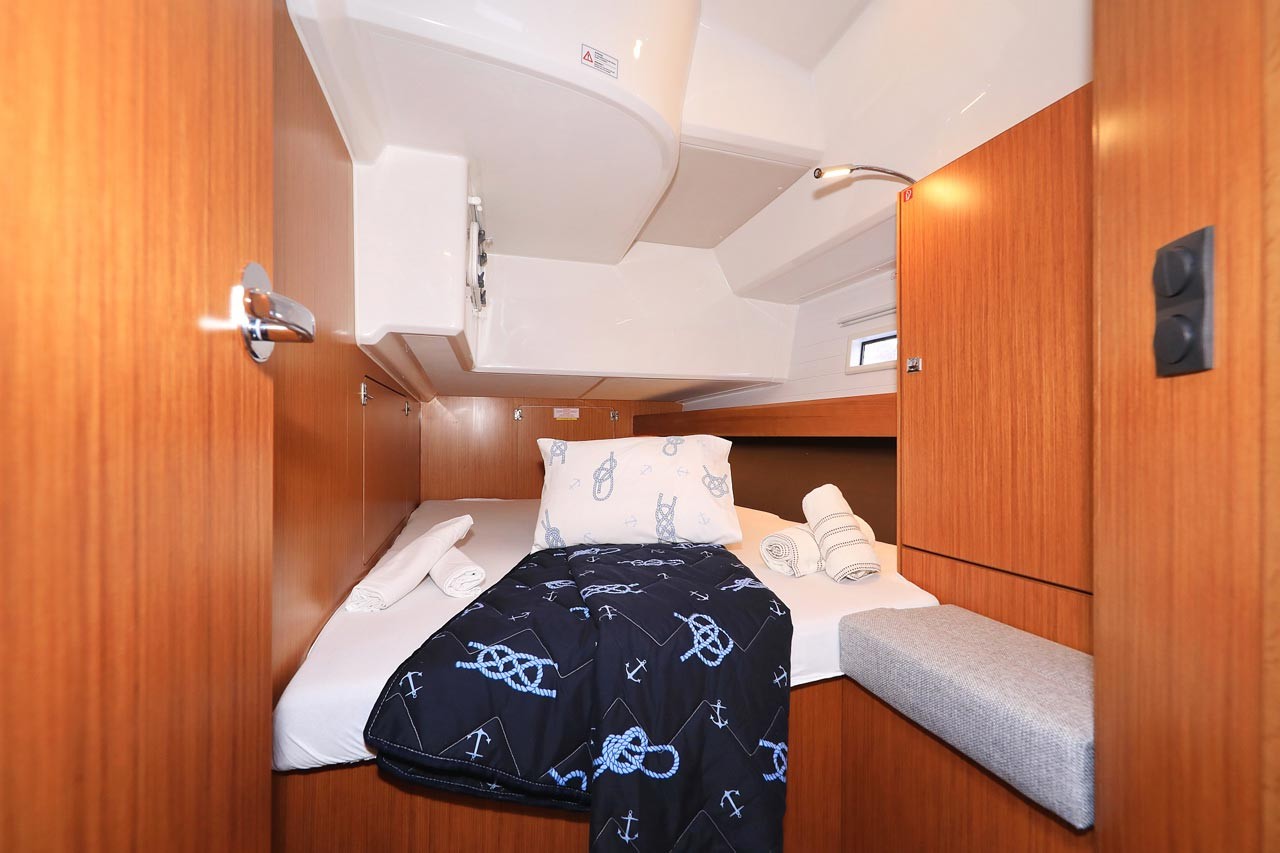 Bavaria Cruiser 46, Enigma | Yacht Charter Croatia