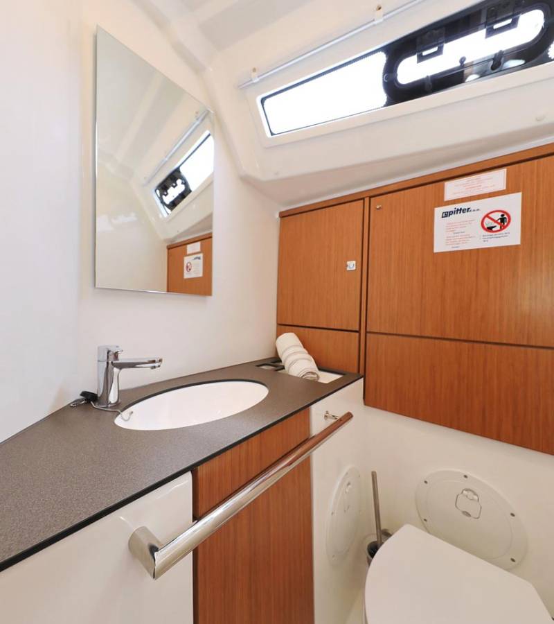 Bavaria Cruiser 46, Enigma | Yacht Charter Croatia