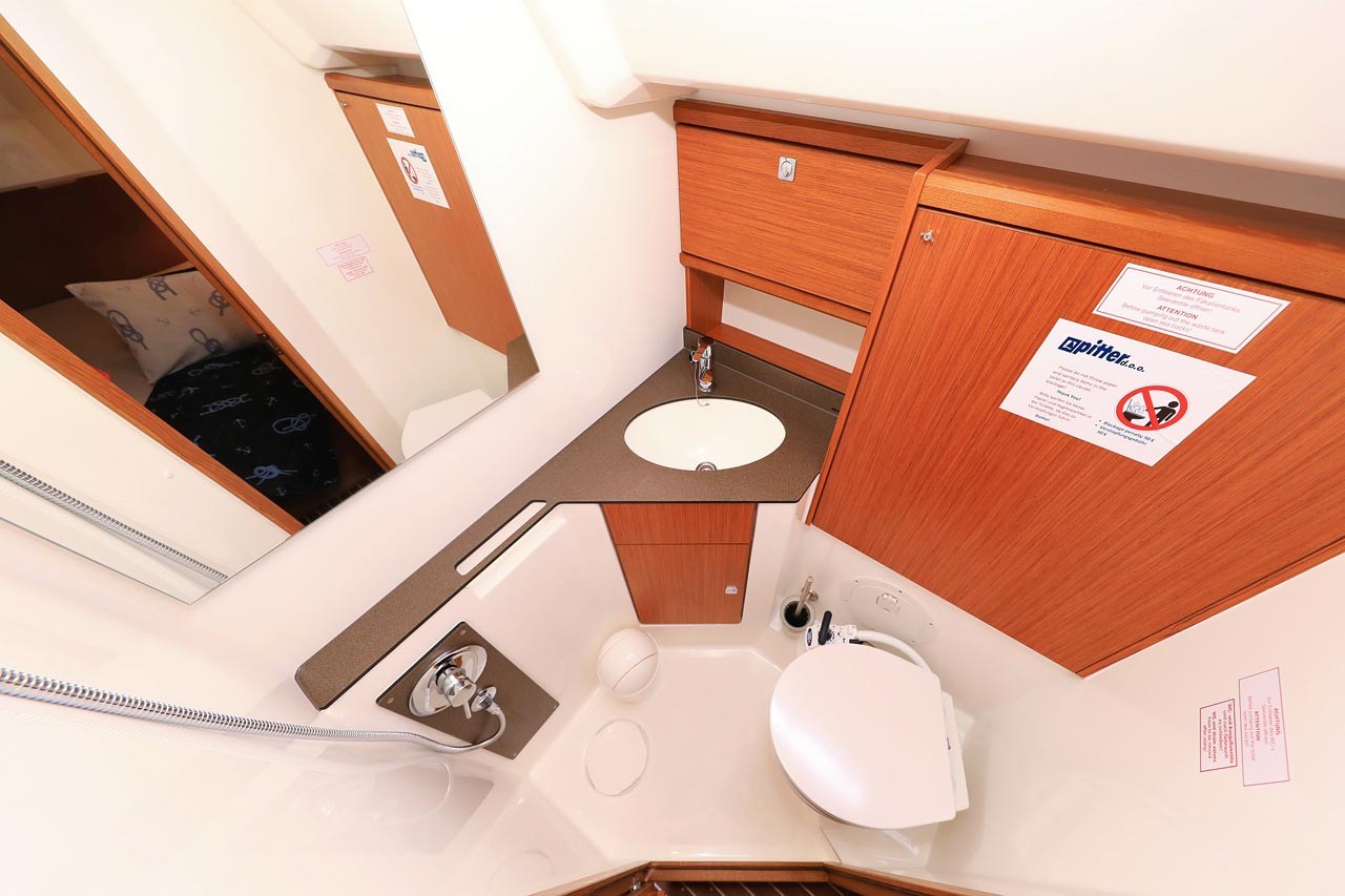 Bavaria Cruiser 46, Enigma | Yacht Charter Croatia