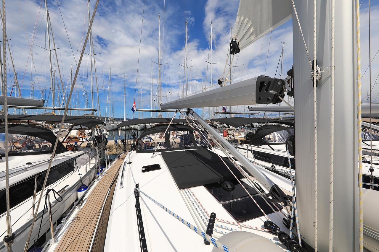 Bavaria Cruiser 46, Aiolos I | Yacht Charter Croatia