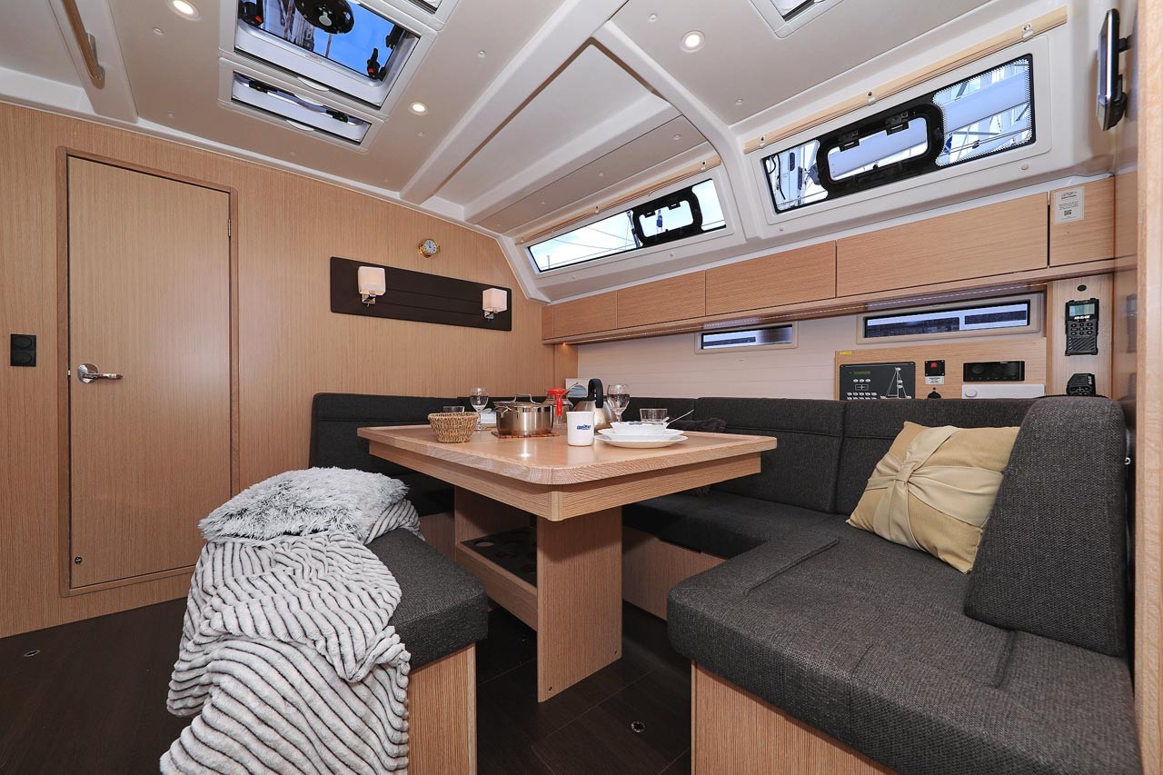Bavaria Cruiser 46, Aiolos I | Yacht Charter Croatia
