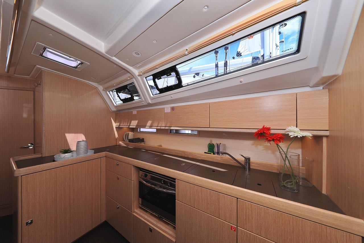 Bavaria Cruiser 46, Aiolos I | Yacht Charter Croatia