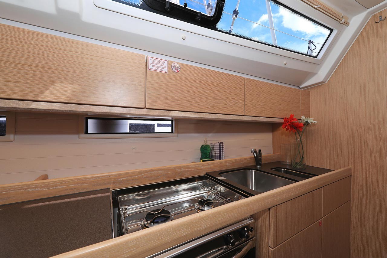 Bavaria Cruiser 46, Aiolos I | Yacht Charter Croatia