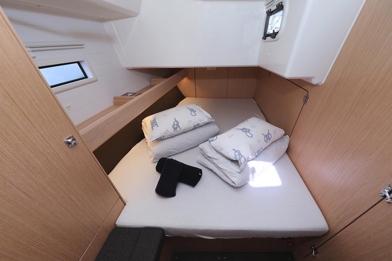 Bavaria Cruiser 46, Aiolos I | Yacht Charter Croatia