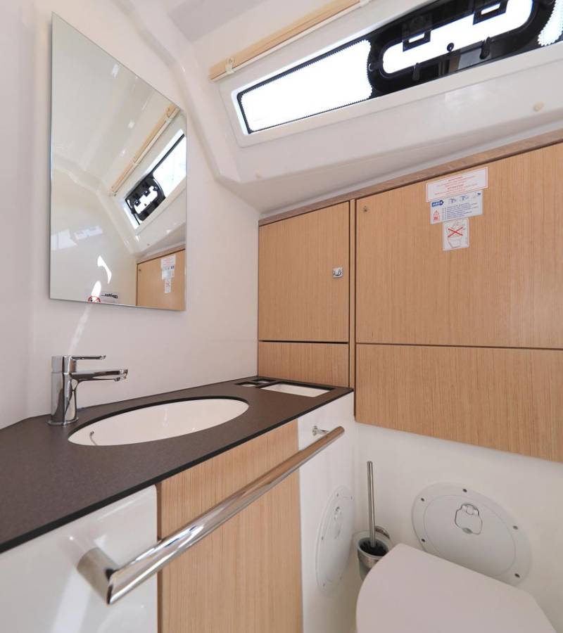 Bavaria Cruiser 46, Aiolos I | Yacht Charter Croatia