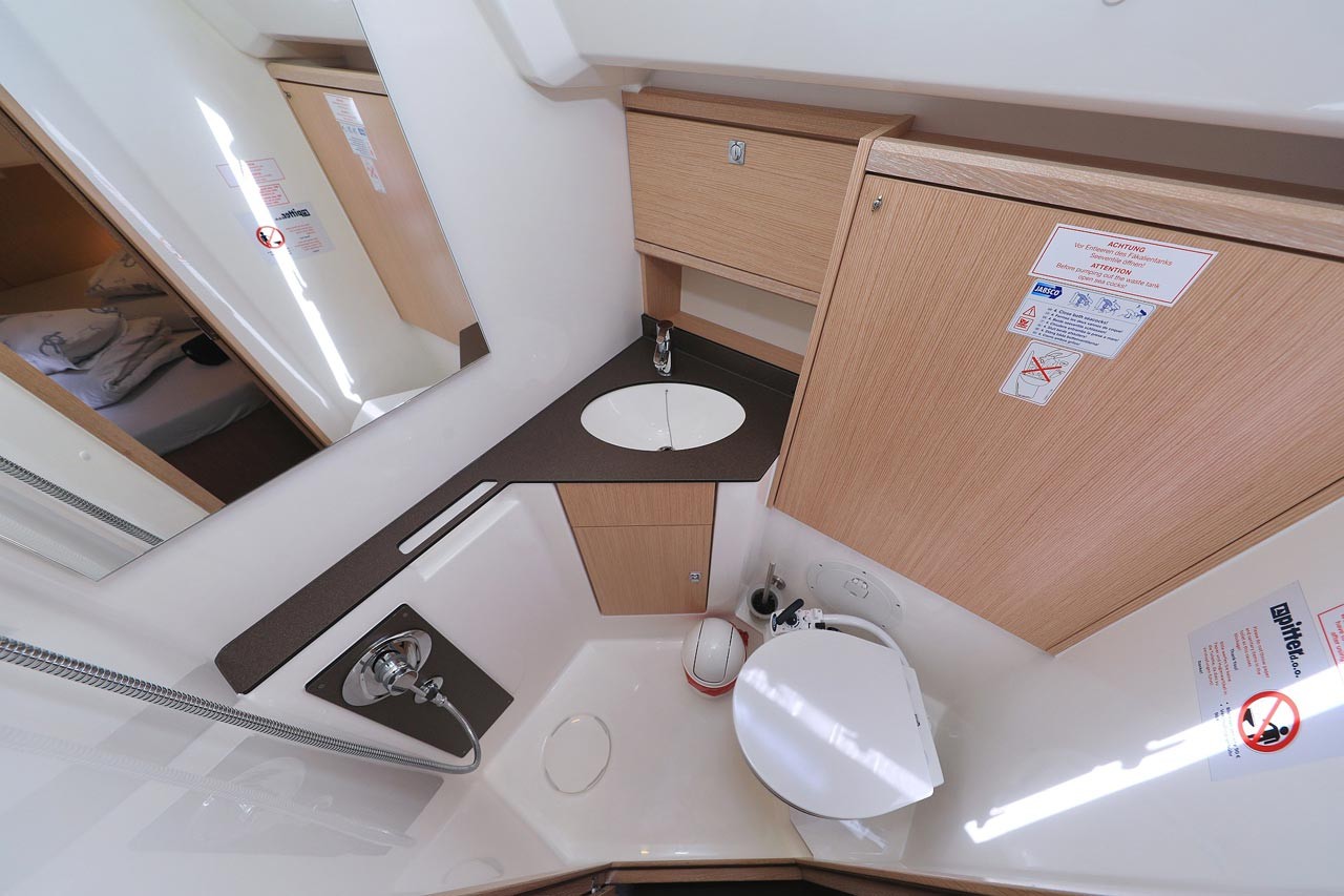 Bavaria Cruiser 46, Aiolos I | Yacht Charter Croatia