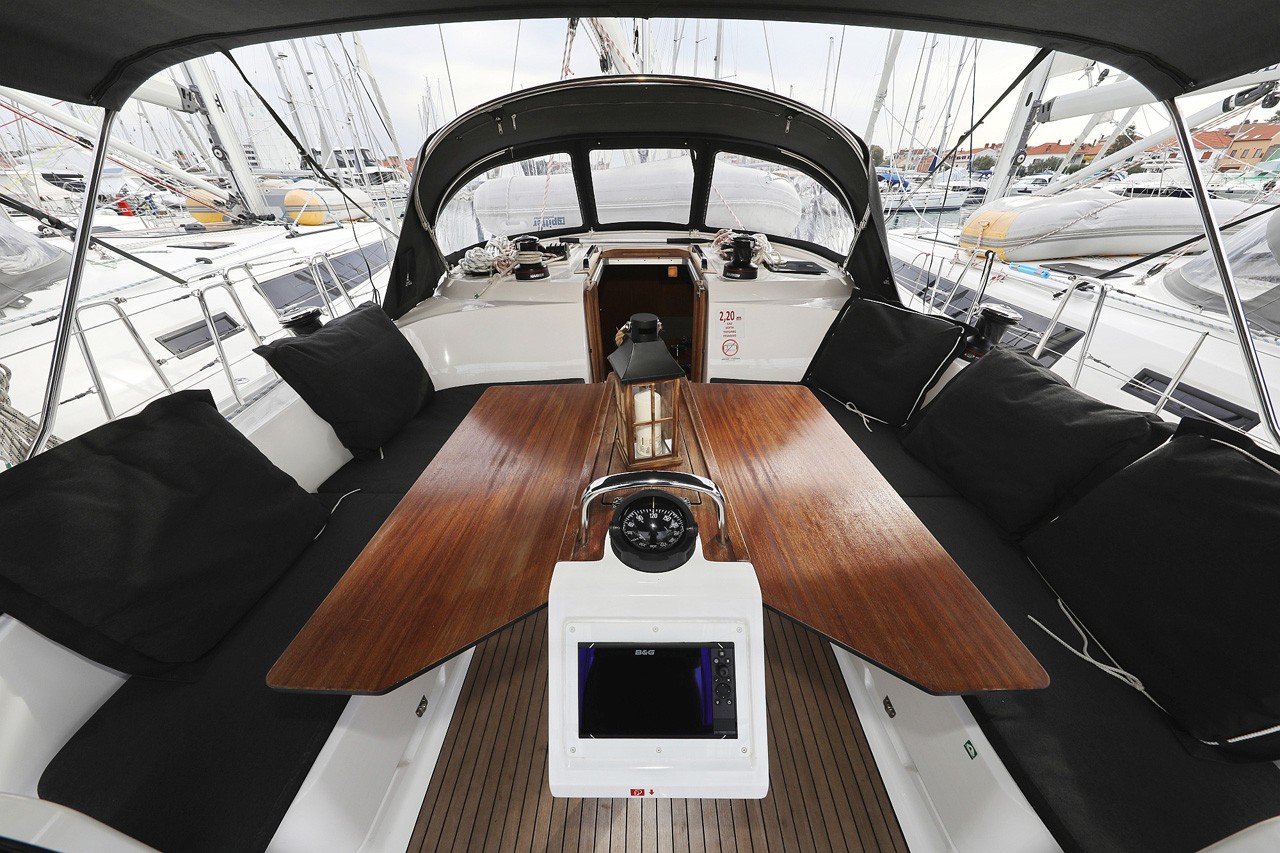 Bavaria Cruiser 46, Rubin | Yacht Charter Croatia