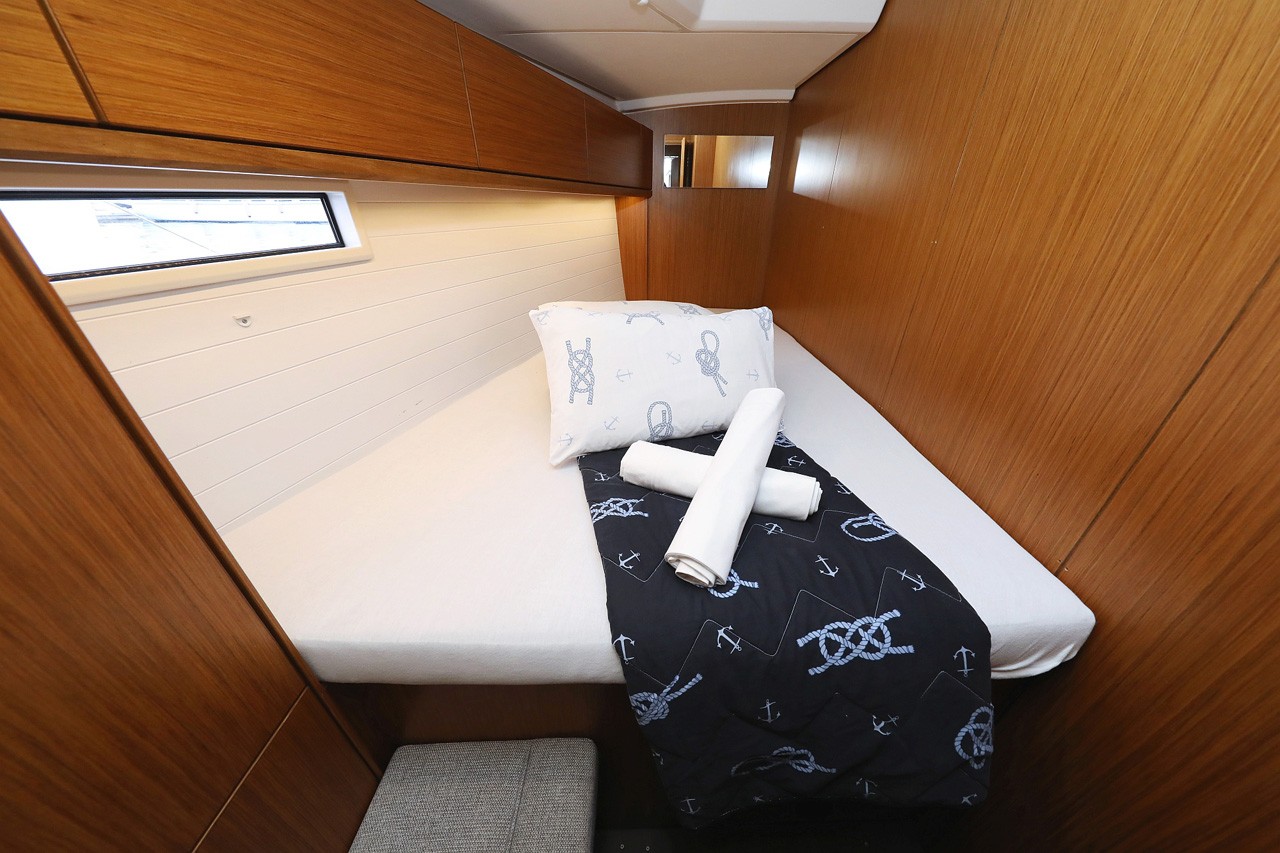 Bavaria Cruiser 46, Rubin | Yacht Charter Croatia