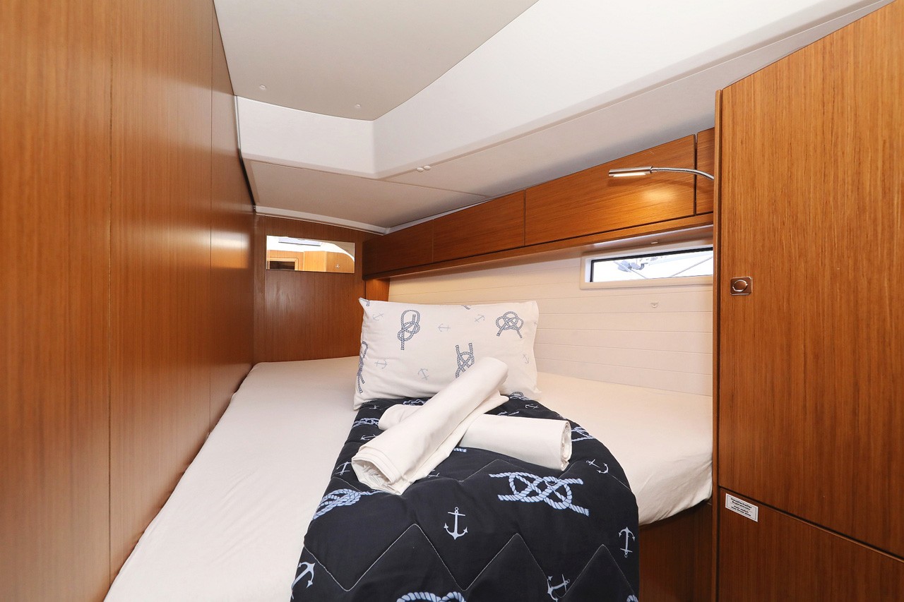 Bavaria Cruiser 46, Rubin | Yacht Charter Croatia