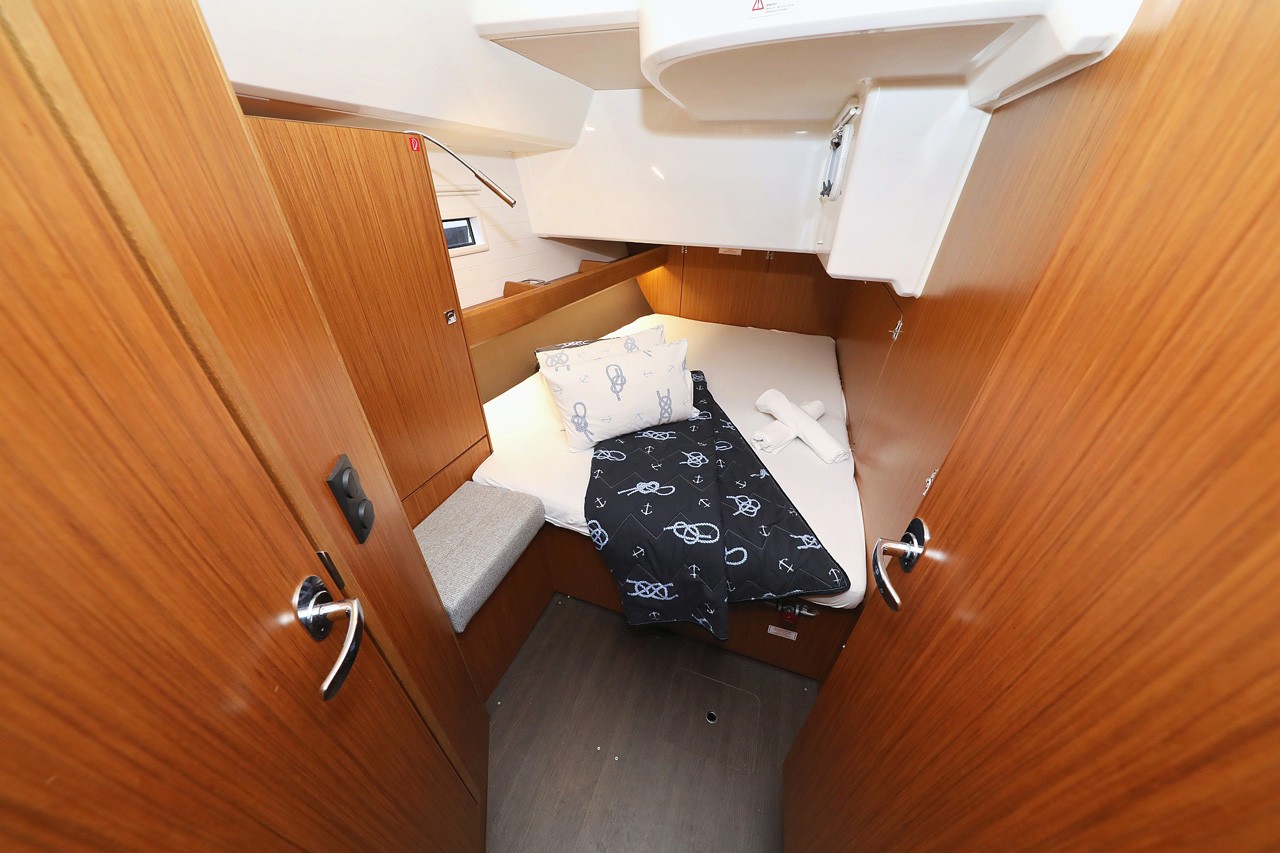 Bavaria Cruiser 46, Rubin | Yacht Charter Croatia