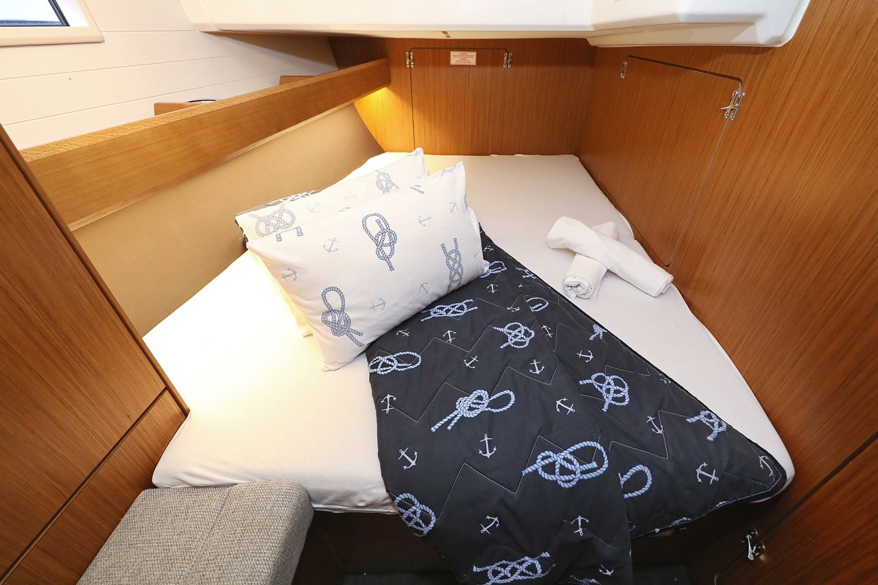 Bavaria Cruiser 46, Rubin | Yacht Charter Croatia