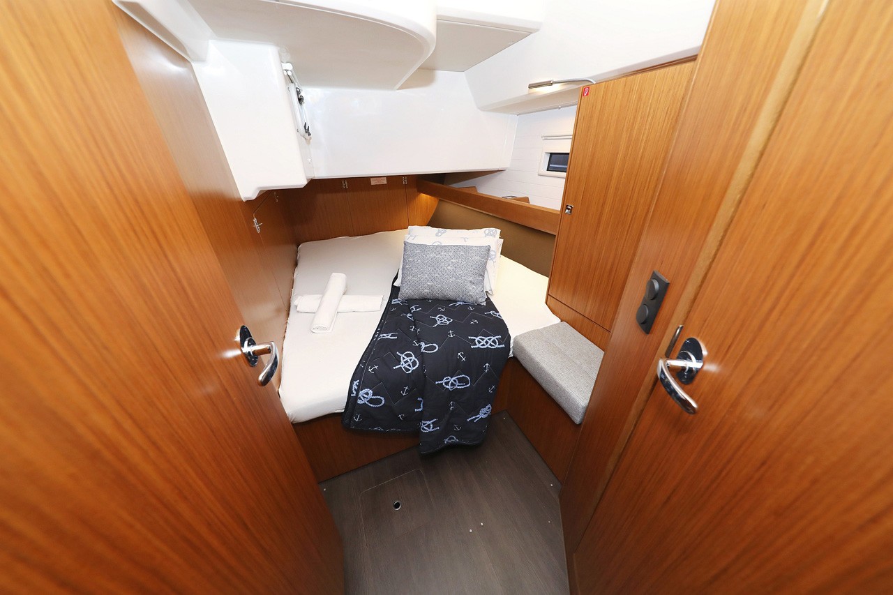 Bavaria Cruiser 46, Rubin | Yacht Charter Croatia