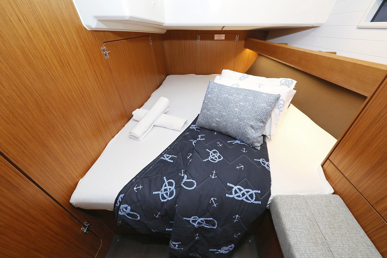 Bavaria Cruiser 46, Rubin | Yacht Charter Croatia