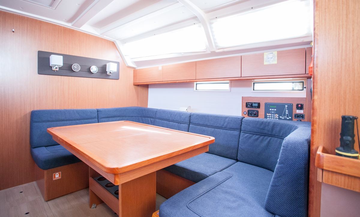 Bavaria Cruiser 46, Set Point | Yacht Charter Croatia