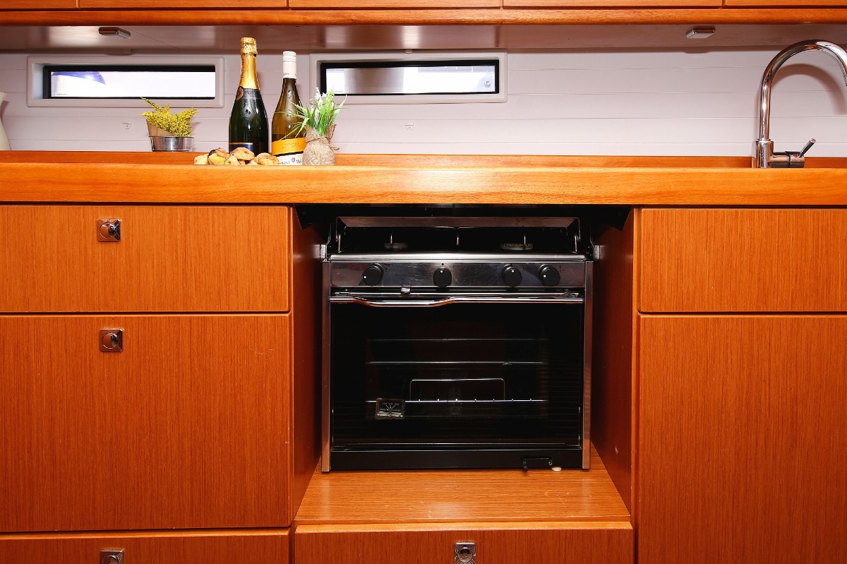 Bavaria Cruiser 46, Apollon | Yacht Charter Croatia