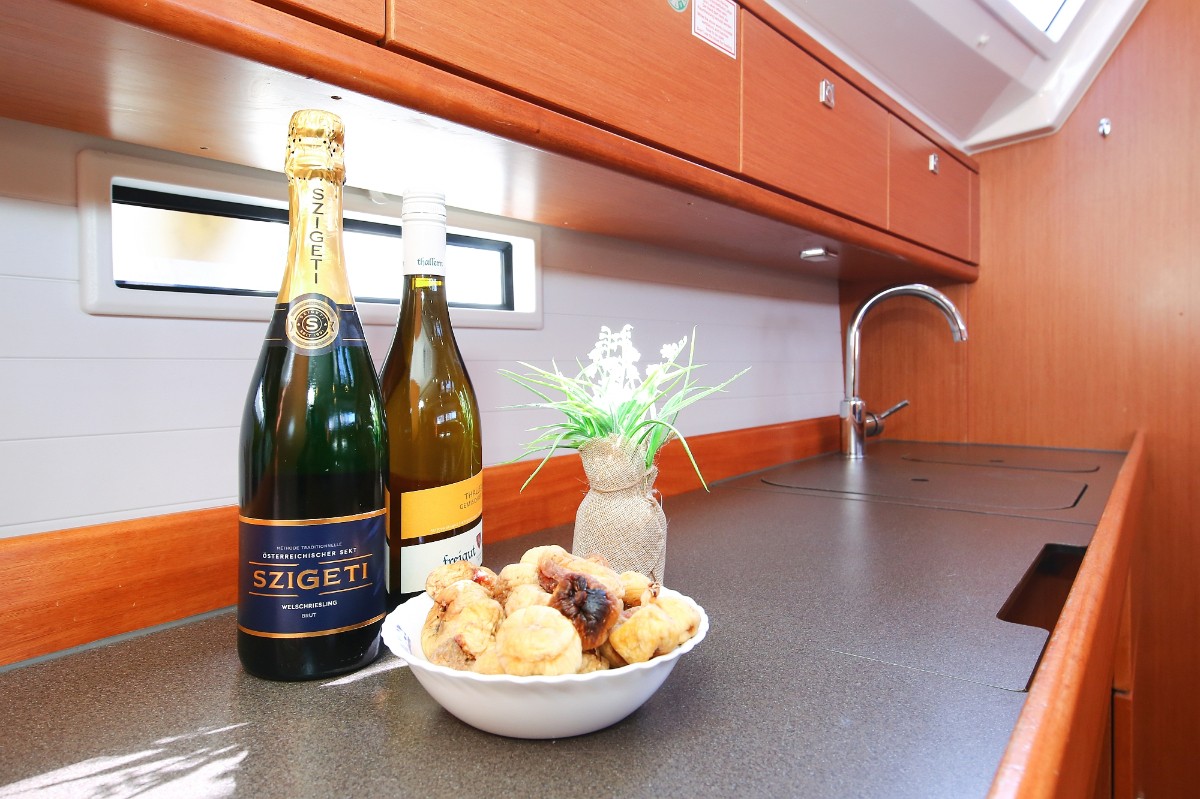 Bavaria Cruiser 46, Apollon | Yacht Charter Croatia