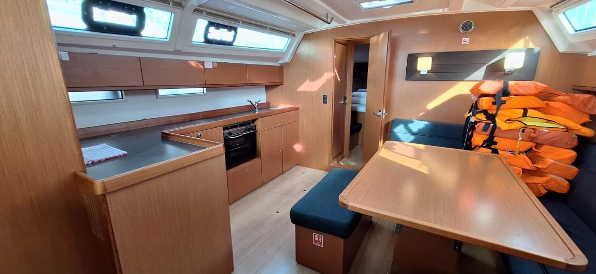 Bavaria Cruiser 46, Galeb | Yacht Charter Croatia