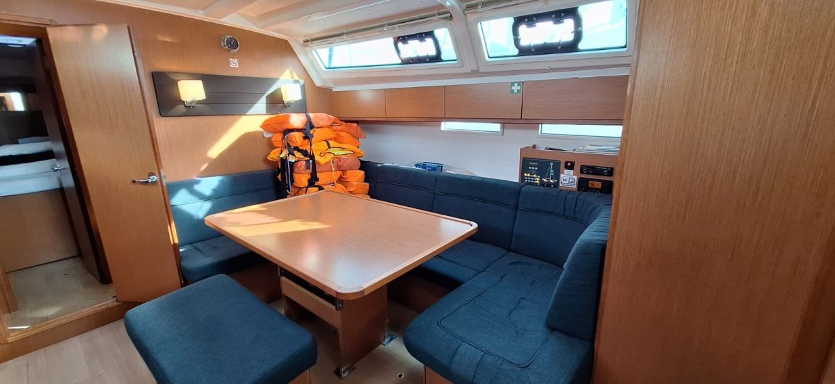 Bavaria Cruiser 46, Galeb | Yacht Charter Croatia