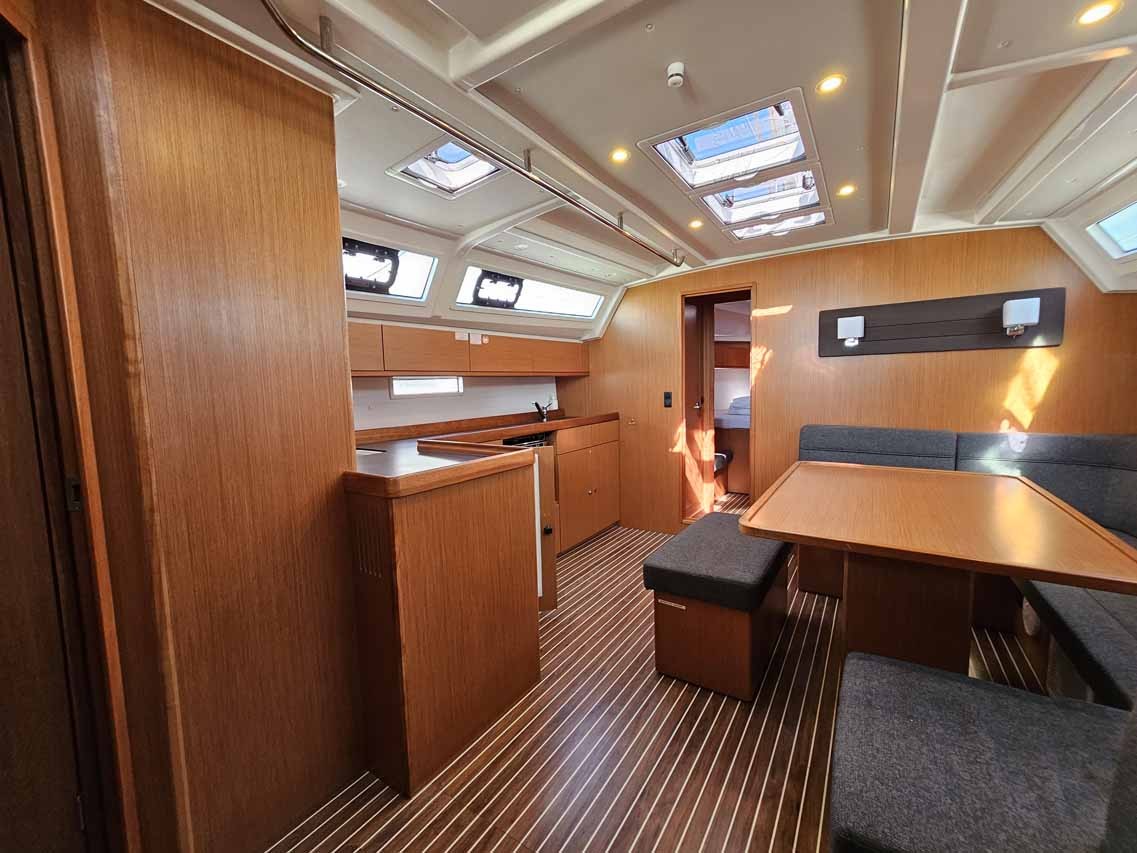 Bavaria Cruiser 46, Romi | Yacht Charter Croatia