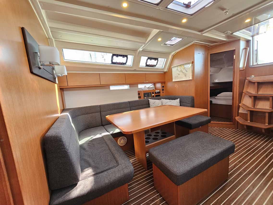 Bavaria Cruiser 46, Romi | Yacht Charter Croatia