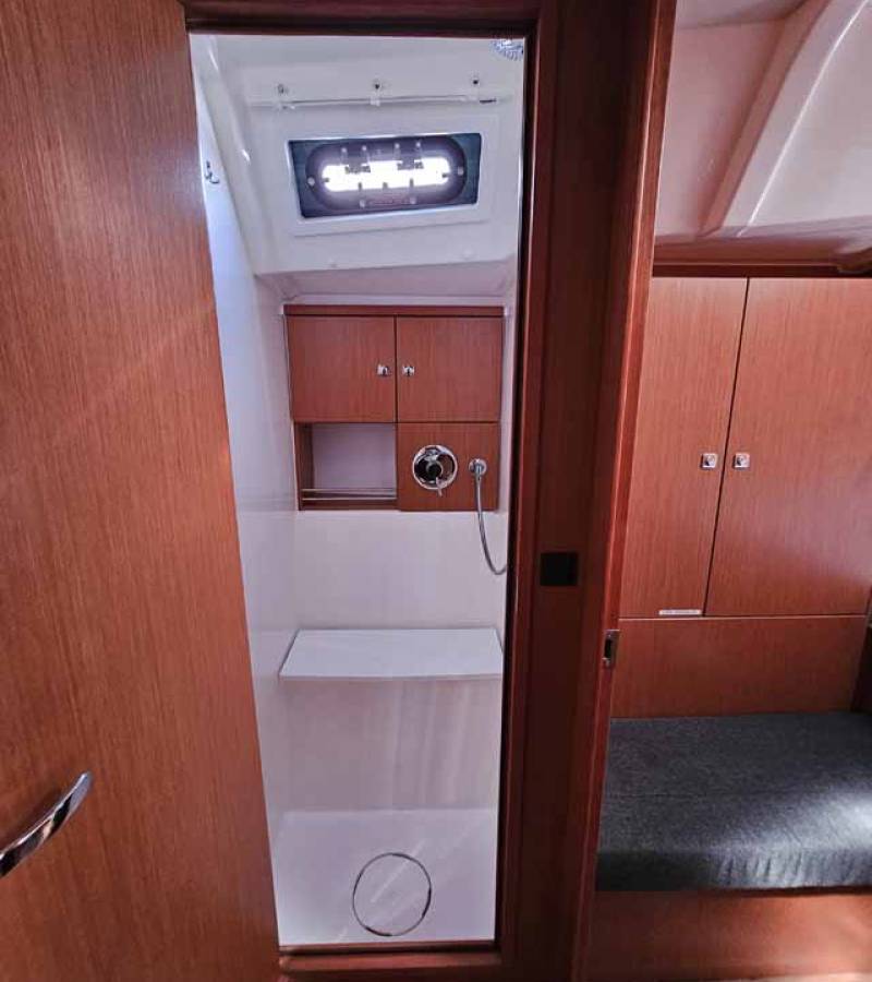 Bavaria Cruiser 46, Romi | Yacht Charter Croatia