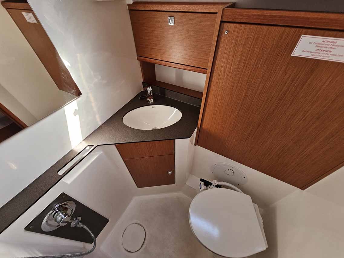 Bavaria Cruiser 46, Romi | Yacht Charter Croatia