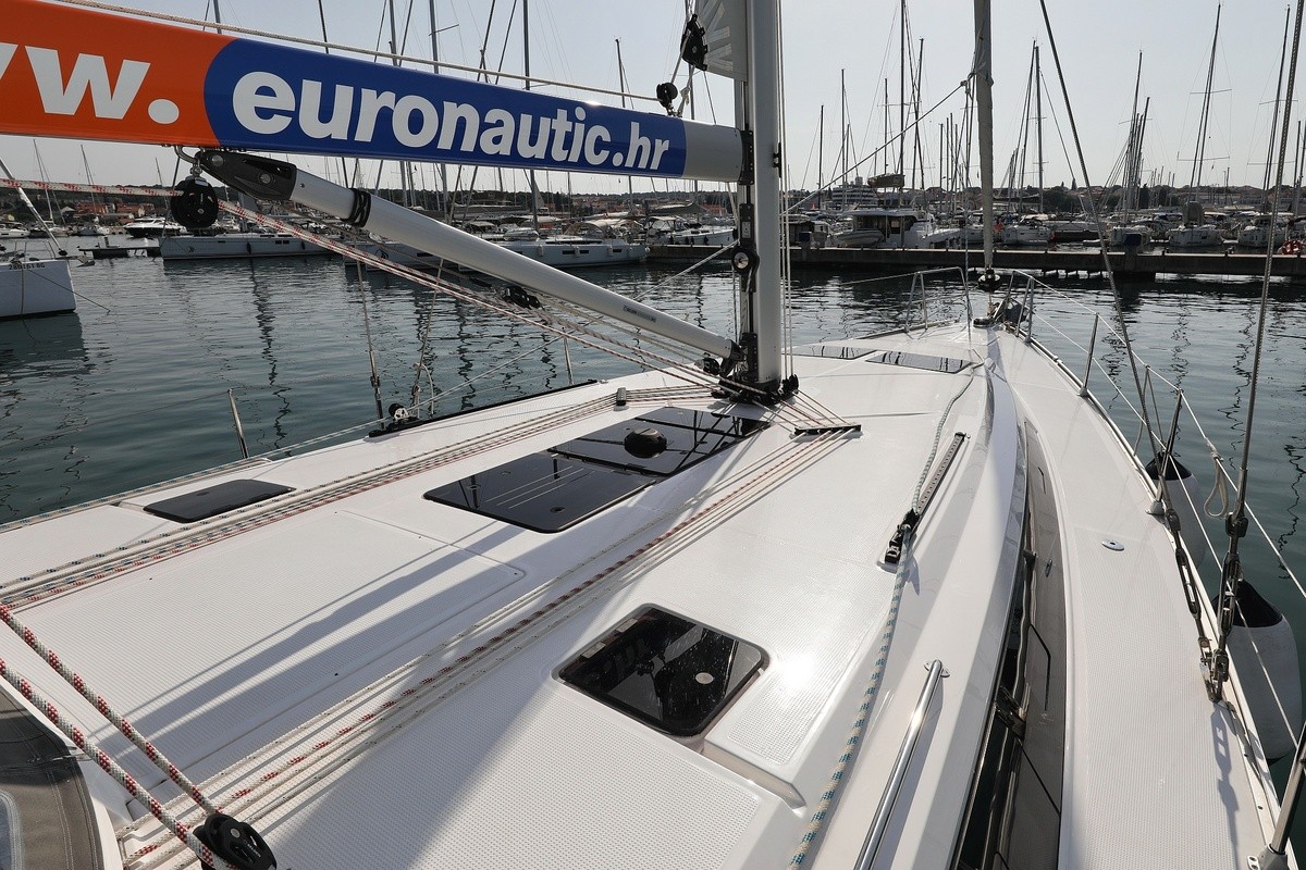 Bavaria Cruiser 46, Summer Jazz | Yacht Charter Croatia