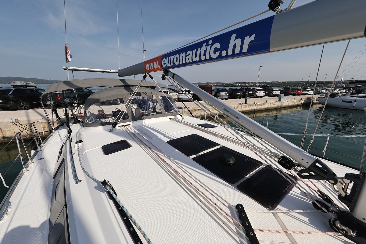 Bavaria Cruiser 46, Summer Jazz | Yacht Charter Croatia